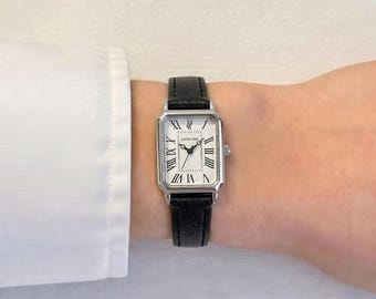 Elegant Vintage Women’s wristwatch with Black  Leather Strap and Roman Numeral Dial