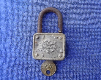 Vintage Master No 77 Padlock with matching serial number original key