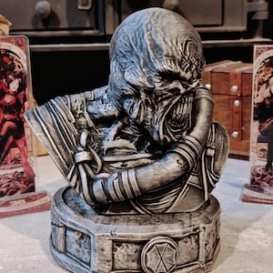 Resident Evil Nemesis Byst | Handmålad T-Virus Monsterstaty | Vapenutställning för The Pursuer Bio | Samlarobjekt i skräckspel | Spelpresent