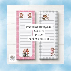 Op de afbeelding: Twee printbare notitieblokken van 7,62 cm bij 20,32 cm. De ene heeft een roze ruitjesrand met bloemen- en vogelillustraties. De andere heeft een grijze ruitjesrand met een vogel- en bloemafbeelding. Tekst: Printable Notepads Set of 2 3" x 8" PDF | PNG Versions.