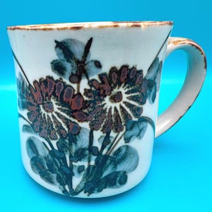 Vintage 1970s Otagiri Style Speckled Stoneware Mug – Hand-Painted Blue Floral Coffee Cup