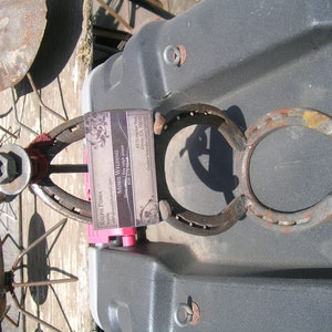 Recycling Hufeisen Cowboy Visitenkartenhalter alle Metall