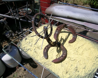 horse shoe cat metal yard art approx. 14" x8"x6"