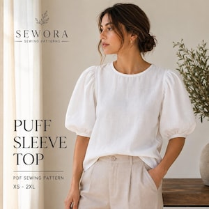 Peut inclure: Un haut blanc à manches bouffantes et encolure ronde, porté avec un pantalon beige. Le texte sur l'image indique : SEWORA SEWING PATTERNS, PUFF SLEEVE TOP, PDF SEWING PATTERN, XS - 2XL. Le vêtement présente un design simple avec des manches froncées.