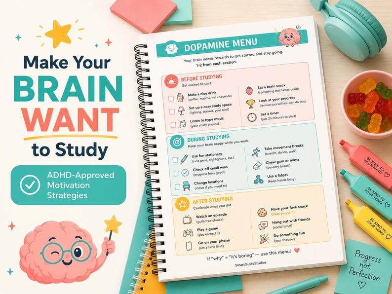 K&ouml;nnte beinhalten: Ein spiralgebundenes Notizbuch mit dem Titel Dopamine Menu, das Abschnitte f&uuml;r vor, w&auml;hrend und nach dem Lernen enth&auml;lt. Die Seite zeigt Checklisten und Symbole. Daneben liegen bunte Textmarker, eine Schale mit Weingummis und ein Kopfh&ouml;rer.
