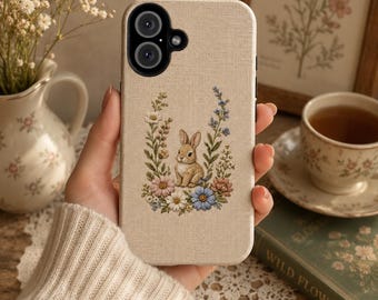 Funda para teléfono con diseño de conejito bordado en imitación, funda para iPhone con estampado de conejo estilo cottagecore, funda para teléfono con aspecto de lino floral, estética coqueta para Samsung Galaxy Pixel