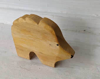 Igel aus Holz, Tierspielzeug aus Holz, Holzspielzeug, Öko-Spielzeug, Erstes Spielzeug, Waldorfspielzeug, in Neuseeland hergestellt, natürliches Kinderzimmer, Minimales Kinderzimmer, Tierspielzeug