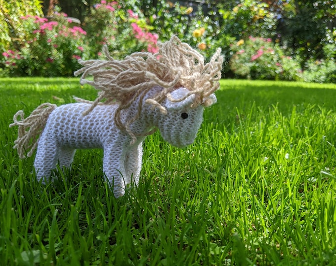 Knitted Horse - Knitted animals - Knitted stuffed animals - Waldorf Toys - Knitted toys - Natural nursery toys - Sustainable toys - NZ made
