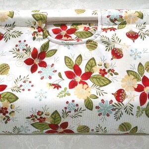 Insulated Casserole Carrier Flowers on Green , Personalization Available image 2