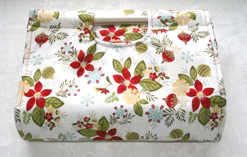 Insulated Casserole Carrier Flowers on Green , Personalization Available image 2