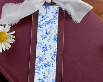 Vintage florale Acryl Lesezeichen mit Quasten | Blumen, Bücherwurm, Zitate Designs