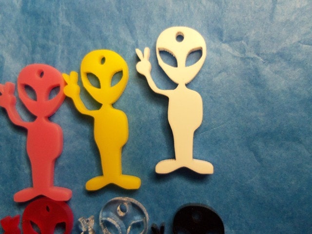Alien Charms, Laser Cut, Alien Key Ring , Peace Charms, Alien Pendants ...