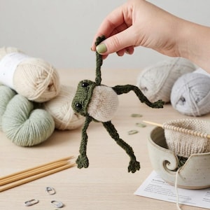 Frog knitting pattern. English PDF. Handmade Amigurumi Toy