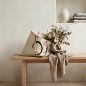 Sumi-e Ensō Canvas Tote Bag | Ensō by Calm & Oak imagen 3