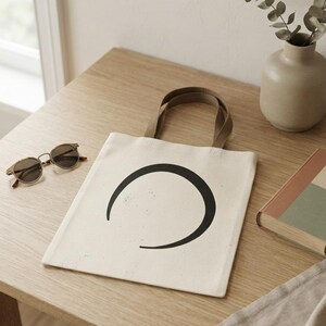 Sumi-e Ensō Canvas Tote Bag | Ensō by Calm & Oak imagen 5