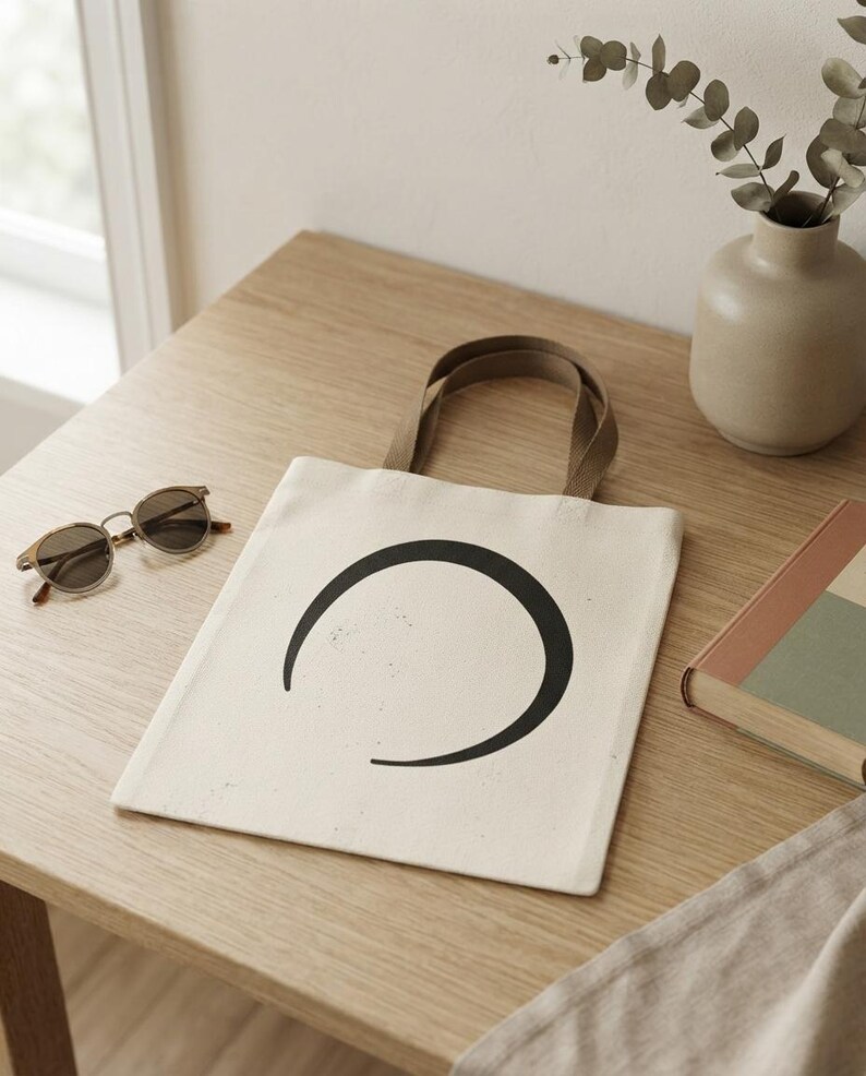 Sumi-e Ensō Canvas Tote Bag | Ensō by Calm & Oak imagen 5