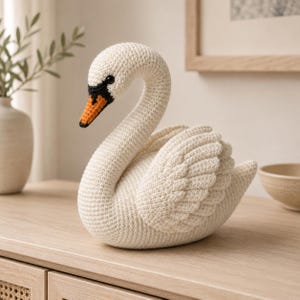 Patrón de ganchillo de cisne con cuello flexible, base plana, decoración de amigurumi de pájaro en PDF, alas en capas.