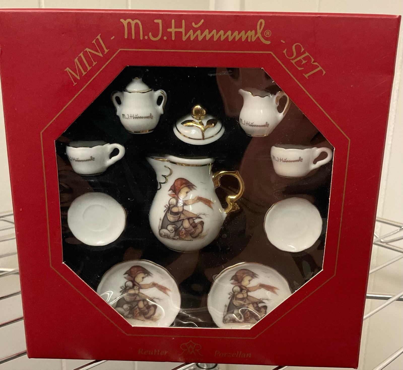 Reutter Porcelain of Germany - Etsy