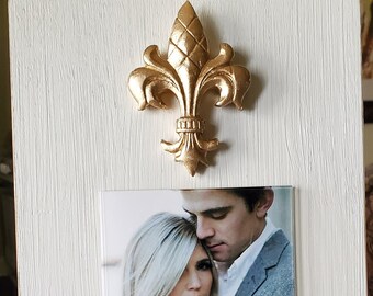 Handmade Wood Frame 4x6 Photo Painted Off White Distressed With A Gold Clay Fleur-de-lis  - Wedding - Baby - Baptism - Mardi Gras.