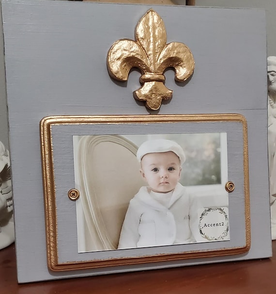 Handmade Wood Picture Frame - Chicago Grey aged finish with Antique Gold Leaf Fleur-de-lis. 5 x 7 Picture
