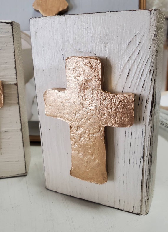 Hand Painted Wooden Oyster White Block With Clay Gold Cross