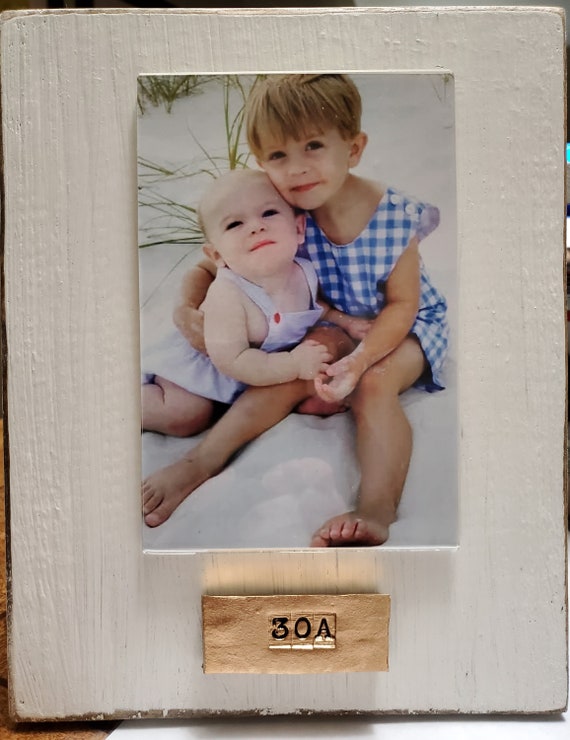 Handmade Distressed Wood Photo Frame: Oyster White, Gold Leaf Plaque, 4x6