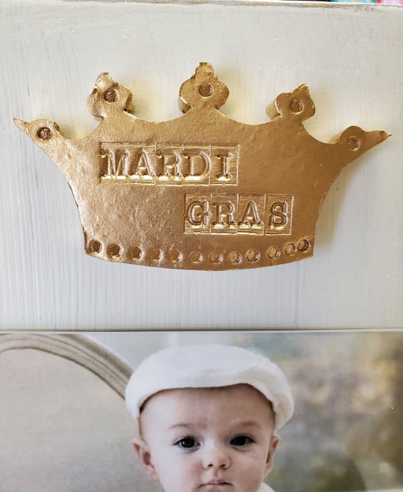Handmade Mardi Gras Photo Frame: Distressed Off White Wood, Gold Clay Crown