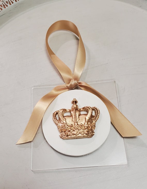 Handmade Gold Crown Intaglio Ornament: Acrylic Hanging Decoration