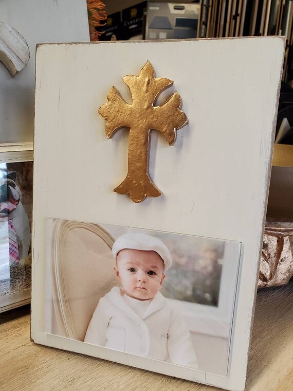 Gold Gilded Cross Photo Frame: Distressed Oyster White Wood, 4x6