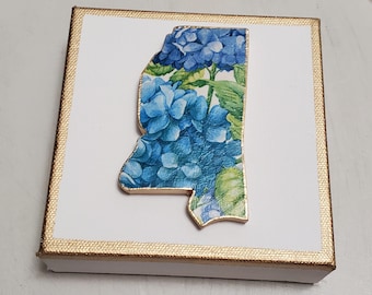 State of Mississippi on Canvas With Hydrangeas and Gold 6x6 - Hostess Gift- Holidays - A Happy Gift - Housewarming Gift - Birthday.