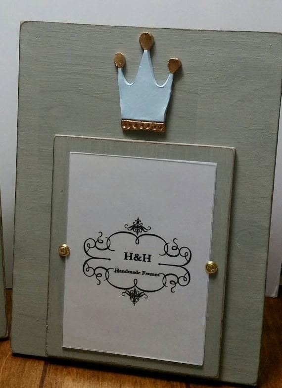 Gold Leaf Crown Picture Frame: Handmade Distressed Franciscan Grey Wood, 5x7 Photo