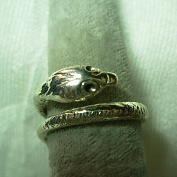 Sterling silver ring. ( Snake ).