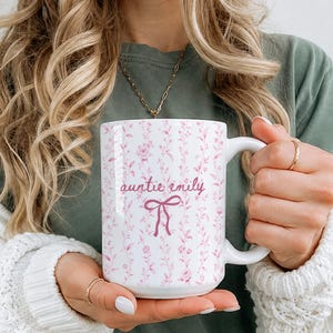 Personalized Auntie Mug, Custom Name Coffee Cup, New Aunt Gift, Aunt Pregnancy Announcement, Baby Reveal Gift, Future Auntie Present Idea