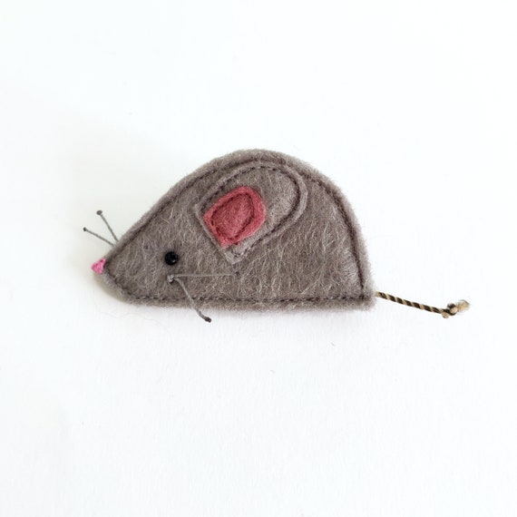 grey felt mouse brooch