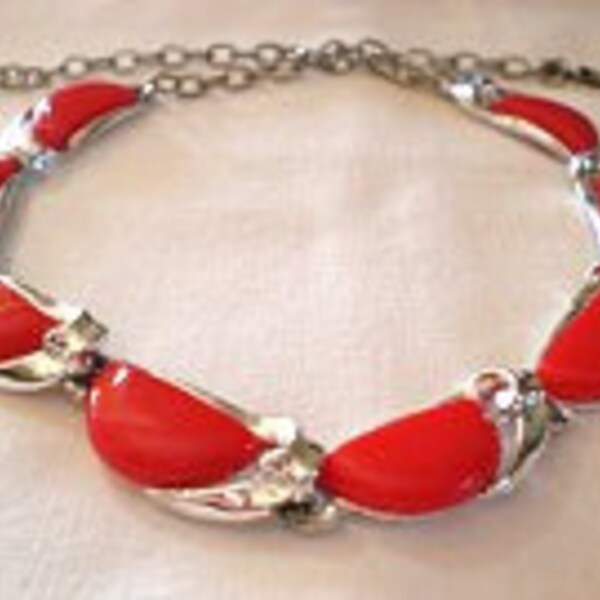 VINTAGE red thermoplastic  so cool valentine necklace/choker  with silver tone 16 inches long