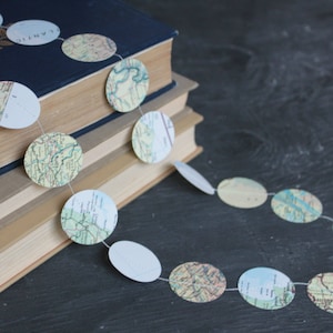 Guirlande de carte, guirlande de l'Atlas, guirlande de cartes, thème du voyage, décorations de carte, guirlande en papier, réalisation sur commande - 10 pieds de long chacune