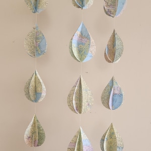 Décoration de guirlande en papier gouttes de pluie à partir de pages de carte, 3D, grosses gouttes de pluie, 1,2 m de long