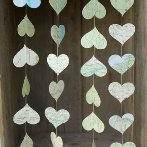 Décoration de mariage réalisée à partir d'un atlas vintage, guirlande de coeurs, guirlande de papier, guirlande de cartes, 3 mètres de long
