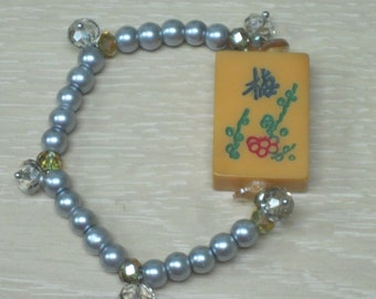 Vintage Bakelite Flower bracelet