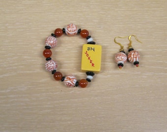 Mahjong bracelet with full size vintage  Bakelite  "Big Joker" and matching earrings