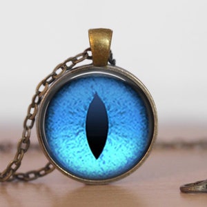 Dragon Eye Pendant, Cat Eye Pendant, Dinosaur Eye Pendant (Blue)
