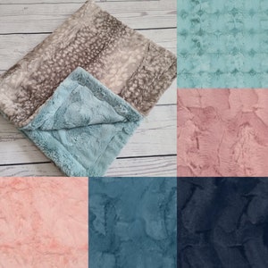 Cervatillo gris que elija respaldo Manta de bebé, Manta Minky de niño o niña, Regalo de ducha de bebé, Manta de bebé personalizada
