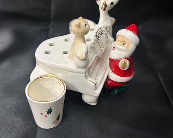Portavelas Holt Howard Santa Claus al piano, ultra raro, vintage de 1960, estilo kitsch de mediados de siglo, fabricado en Japón, con sello HOH. SIN PRECIO DE RESERVA.