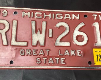 1971 Michigan License Plate RLW 261 Great Lake State Vintage Red White