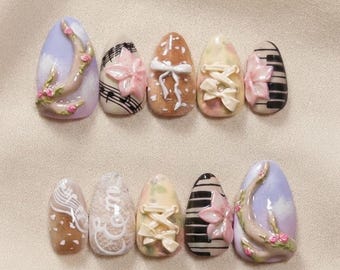 Handgefertigte Balletcore Press-On-Nägel / Rosa 3D-Ballettschuhe mit Schleife und Klaviernote / Kokette, lila, kurze, ovale, wiederverwendbare künstliche Nägel