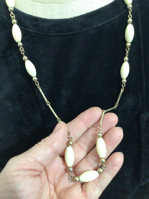 Vintage Sarah Coventry Necklace 27” Gold Cream Be… - image 2