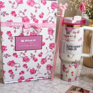 Stanley LoveShackFancy Quencher H2.0 Tumbler 40oz Pink Floral Cup with Straw & Gift Box S image 1