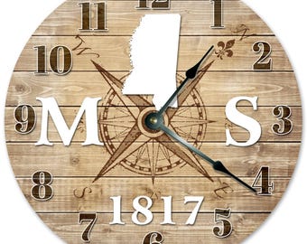 Reloj con brújula y mapa de Mississippi: decoración rústica de pared (26 cm)