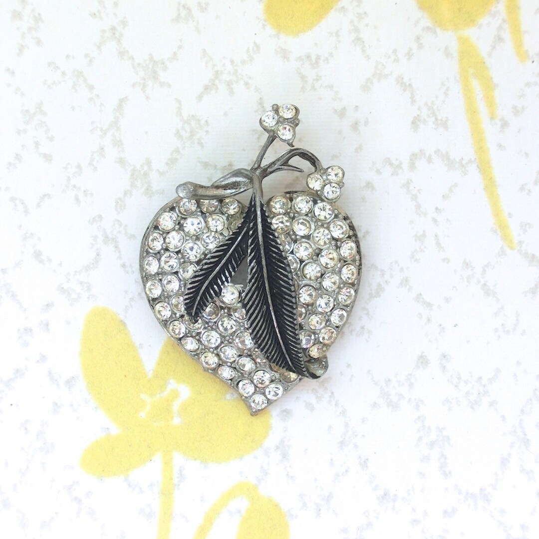 The Fairest of Them All Vintage Jewelry 1940s Apple Heart