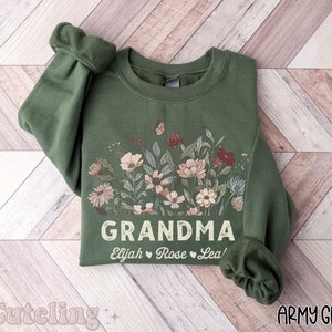 Custom Grandma Sweatshirt with Names, Personalized Grandma Crewneck, Custom Mother&#39;s Day Gift For Grandma Shirt, Wildflower Grandma Sweater